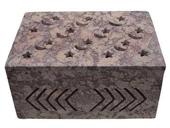 FB002 - 4" x 6" x 3" Star & Moon soapstone box